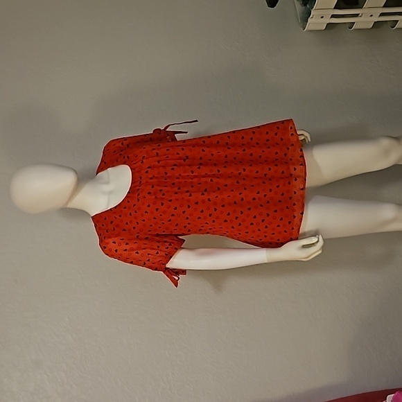 SARA MICHELLE Tomato Red Hearts Pintucked Bow Sleeve Coquette Valentine's Blouse - Picture 2 of 9